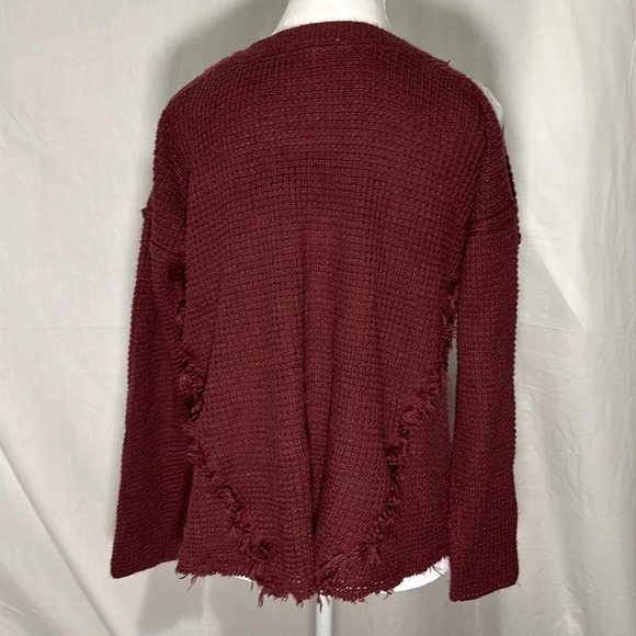 maroon fringy raw hem Coco + Jaimeson cold shoulder sweater size small - Picture 2 of 4